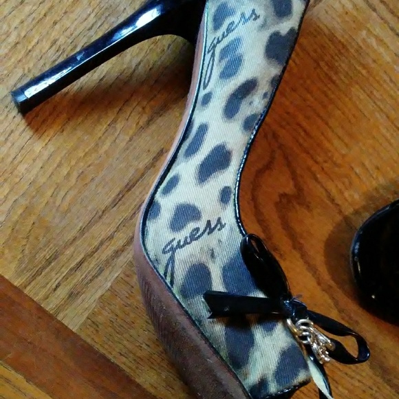 Guess High heels Animal print Hearts Size 10M - Picture 6 of 7